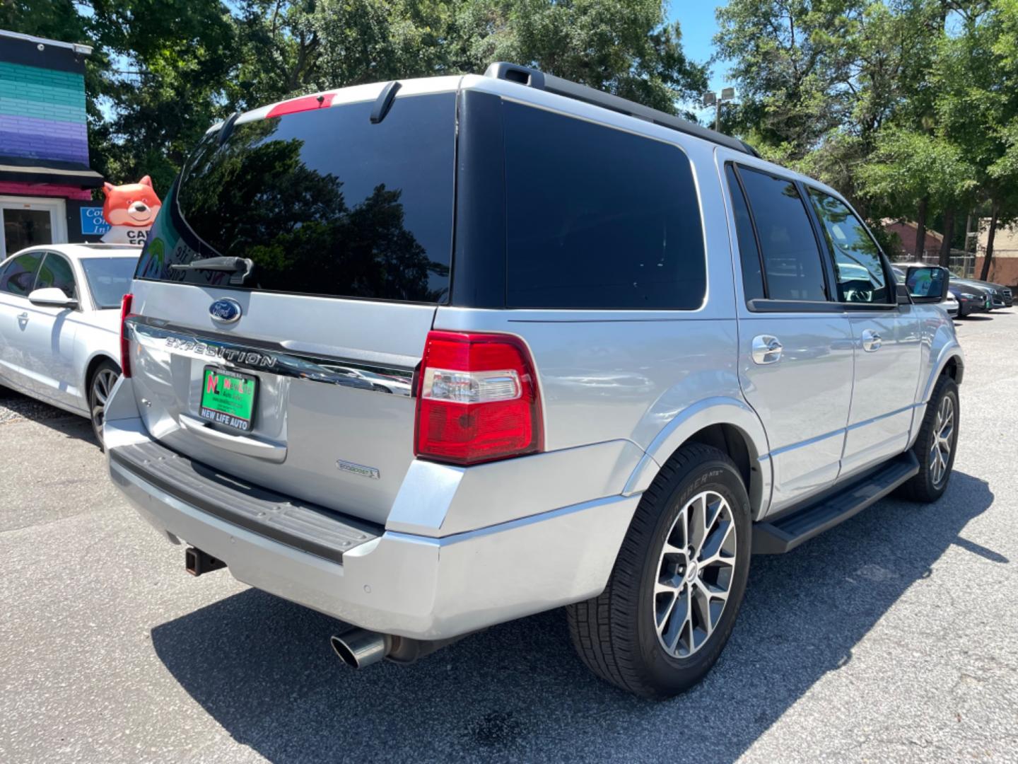 2016 SILVER FORD EXPEDITION XLT (1FMJU1HT5GE) with an 3.5L engine, Automatic transmission, located at 5103 Dorchester Rd., Charleston, SC, 29418-5607, (843) 767-1122, 36.245171, -115.228050 - Leather, Sunroof, CD/AUX/Sat/Bluetooth, Backup Camera, Power Everything (windows, locks, seats, mirrors), Power Liftgate, Rear Climate Control, Easy Fold Third Row, Keyless, Running Boards, Tow Package, Alloy Wheels. 149k miles Located at New Life Auto Sales! 2023 WINNER for Post & Courier's Charle - Photo#6